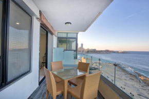Spacious Seafront 3BR, Sliema near Beach, AC Wifi by 360 Estates